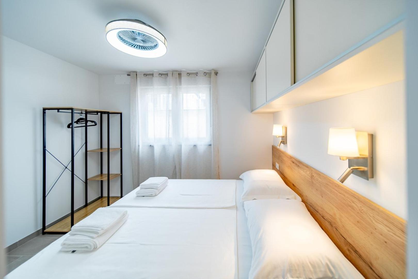 Arti Holiday Homes Banjol Eksteriør billede
